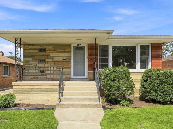 2844 W 99th Street , Evergreen Park, IL 60805
