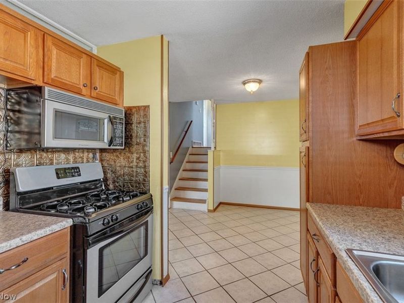 4610 Willow Avenue, Lorain, OH 44055 Photo 8
