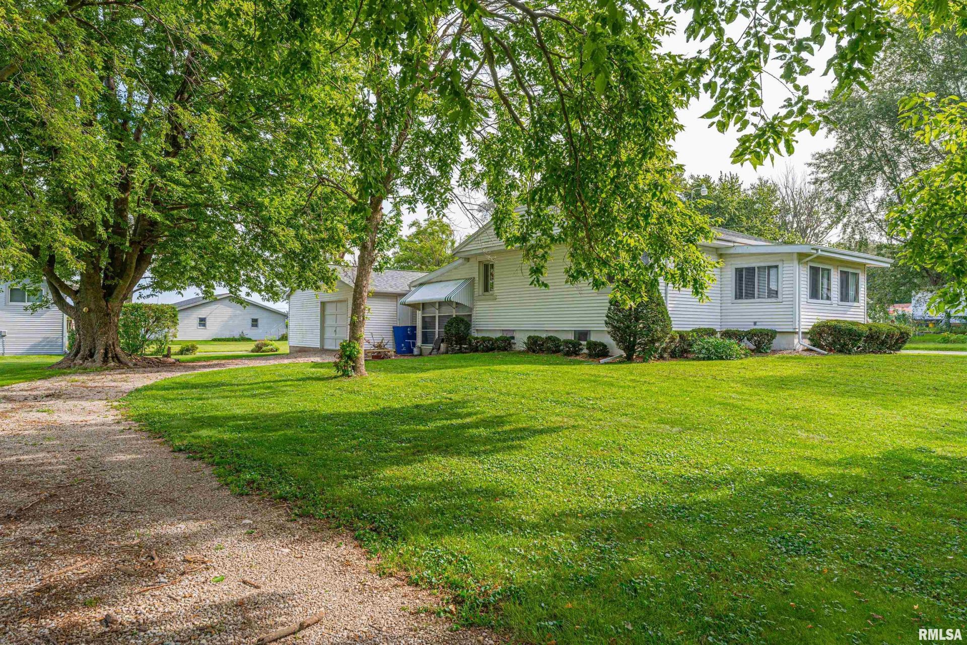 515 W Morgan Street, Mt Pulaski, IL 62548 Main Photo