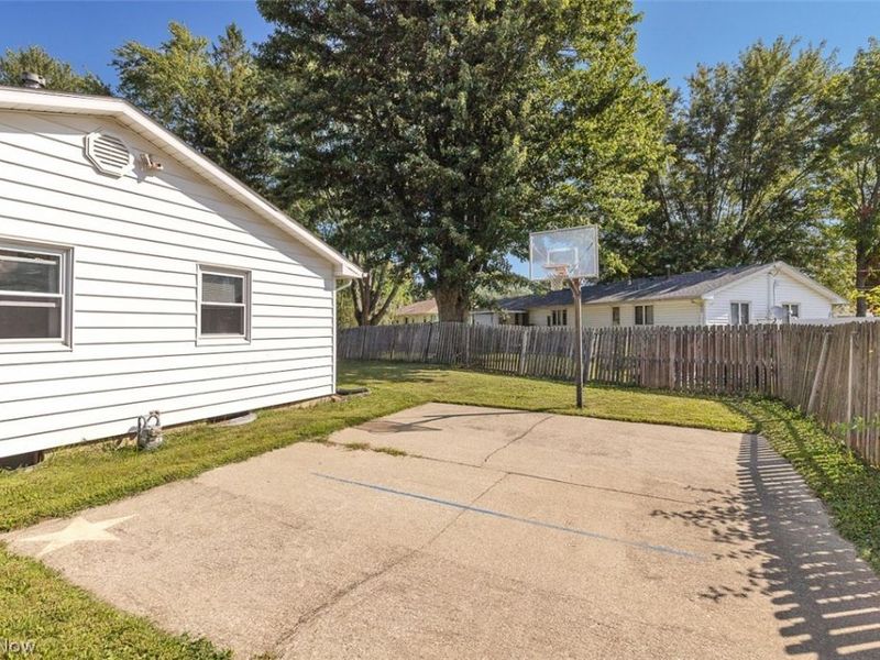 5847 Clement Drive, Lorain, OH 44053 Photo 36