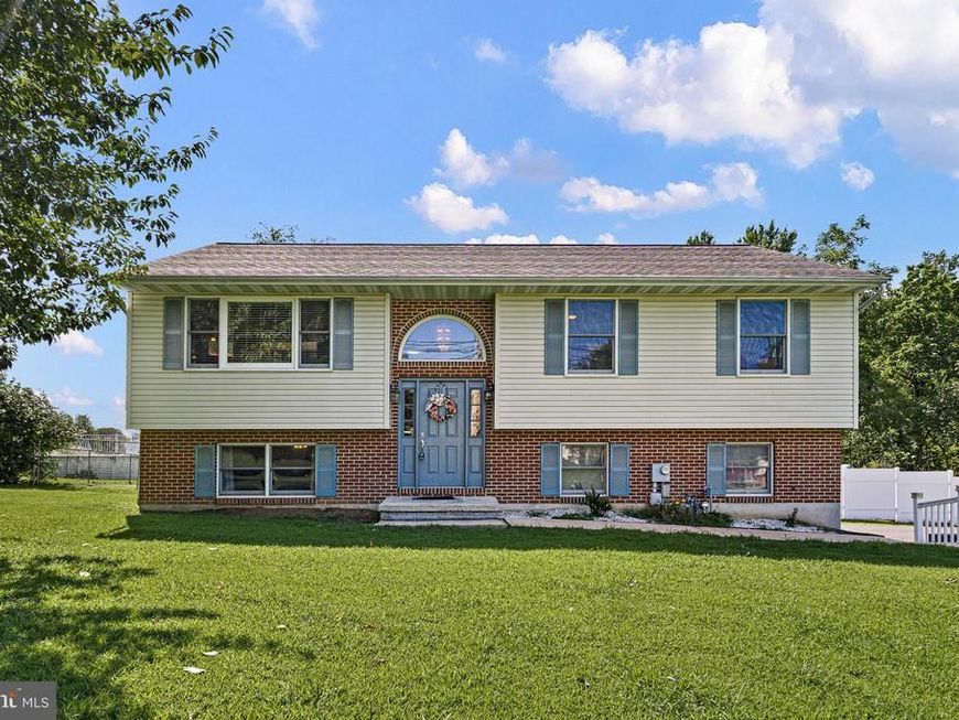 677 Meetinghouse Road, Upper Chichester, PA 19061 Main Photo