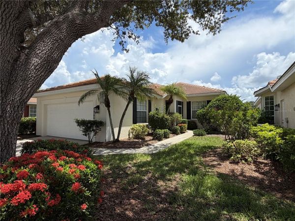 880 CHALMERS DRIVE , Unit 880, VENICE, FL 34293
