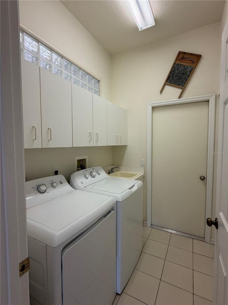 880 Chalmers Drive, Unit 880, Venice, FL 34293 Photo