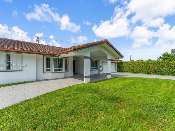 9835 SW 56th St , Miami, FL 33165