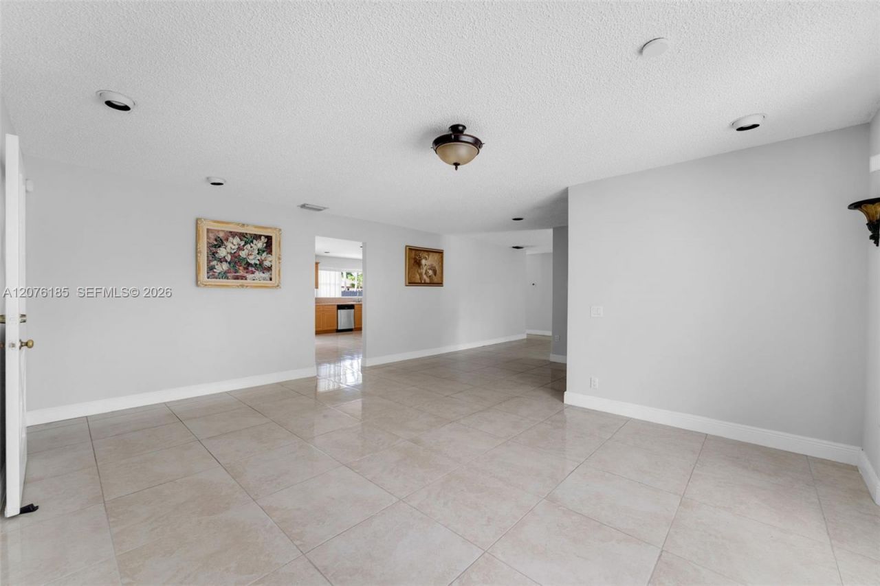 9835 SW 56th St , Miami, FL 33165 Photo