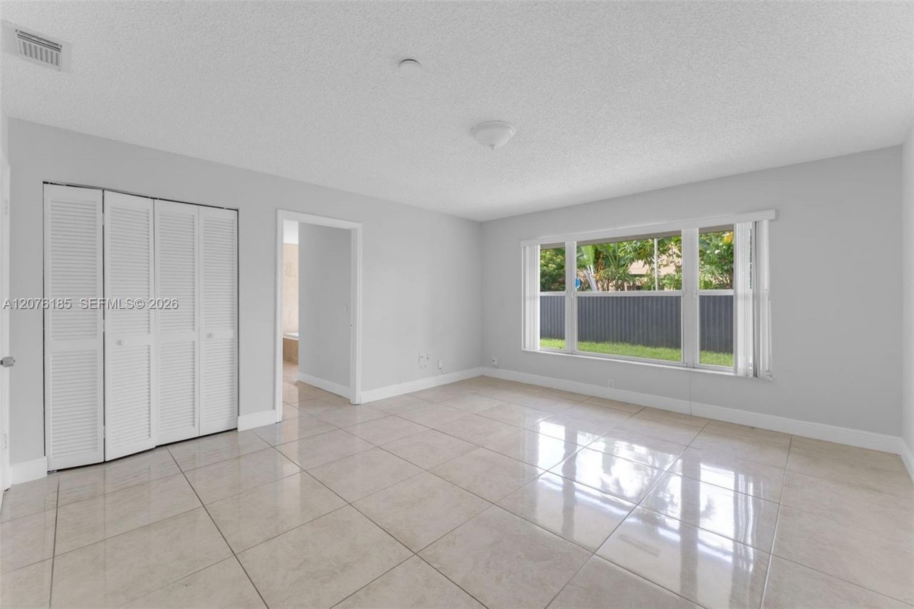 9835 SW 56th St , Miami, FL 33165 Photo