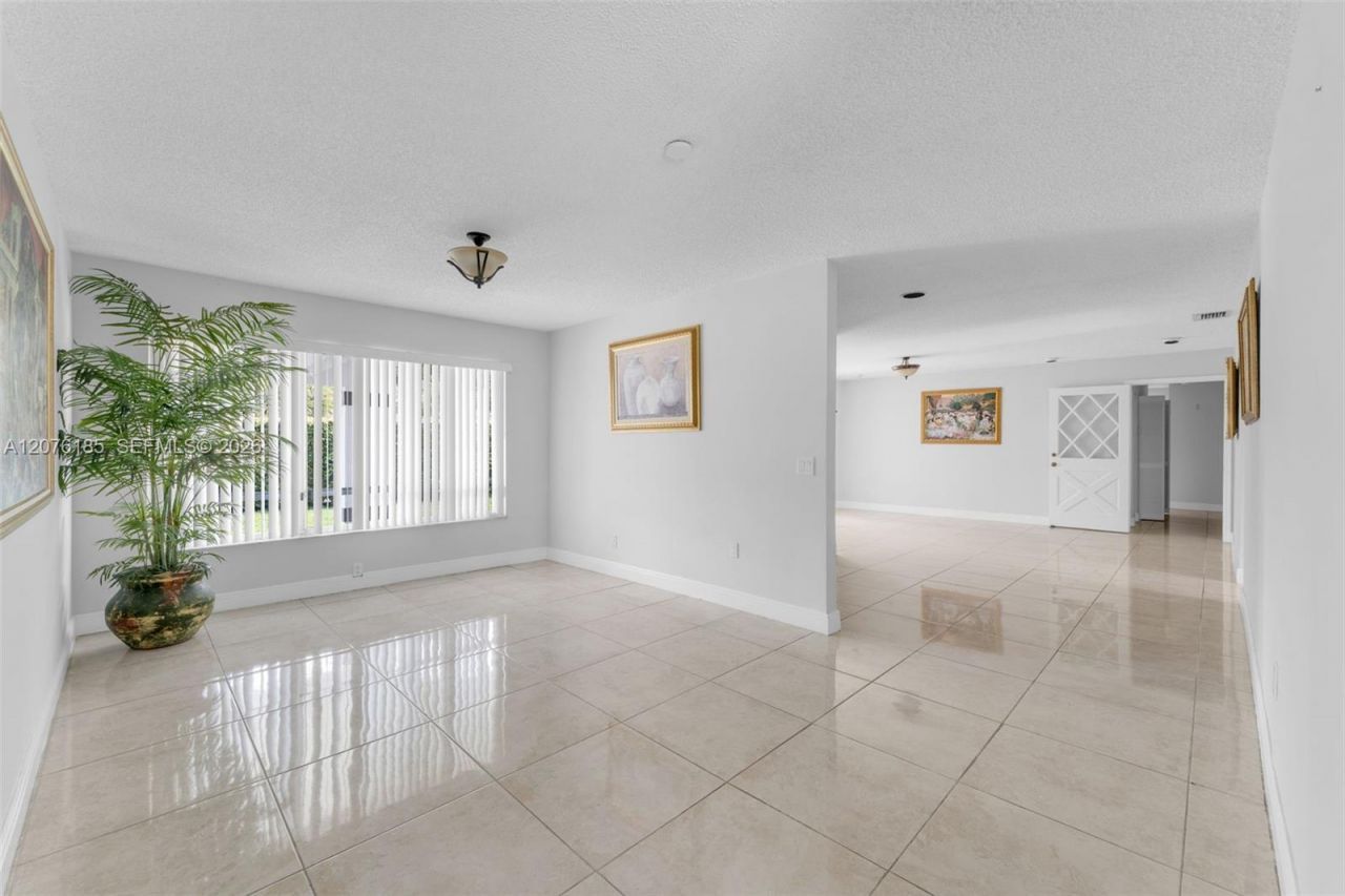 9835 SW 56th St , Miami, FL 33165 Photo
