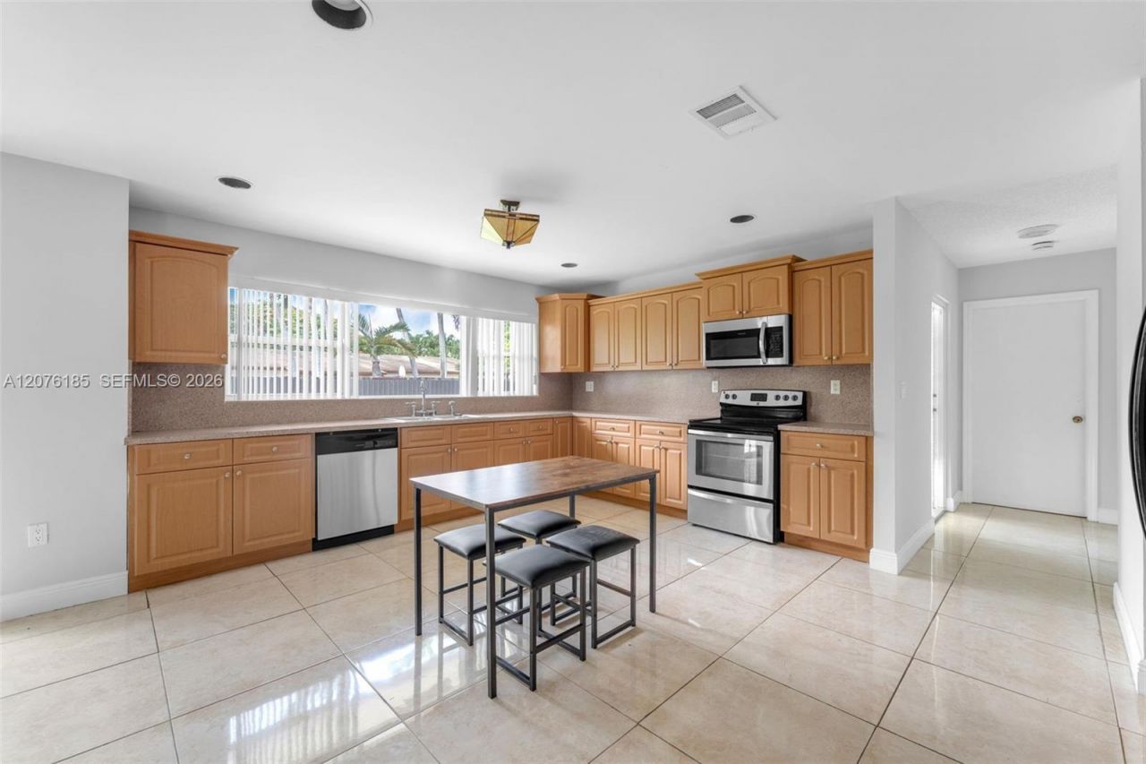 9835 SW 56th St , Miami, FL 33165 Photo