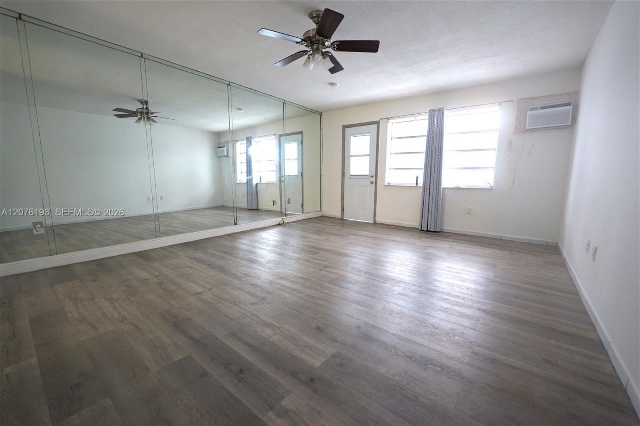 1245 Pennsylvania Ave, Unit 8, Miami Beach, FL 33139 Photo