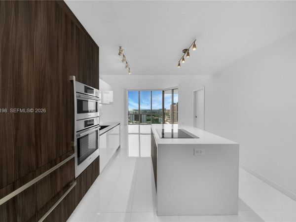 851 NE 1st AVE , Unit 2106, Miami, FL 33132
