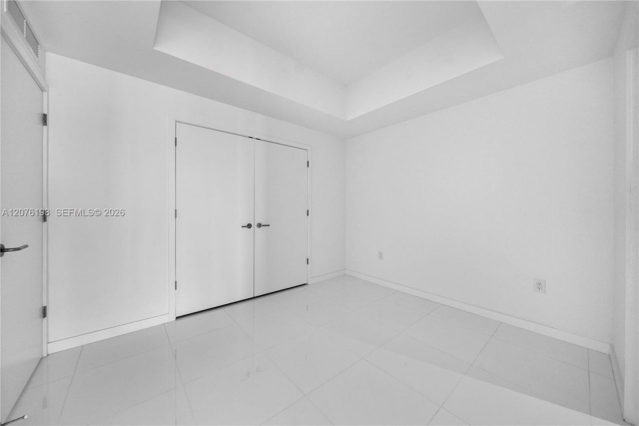 851 NE 1st Ave , Unit 2106, Miami, FL 33132 Photo