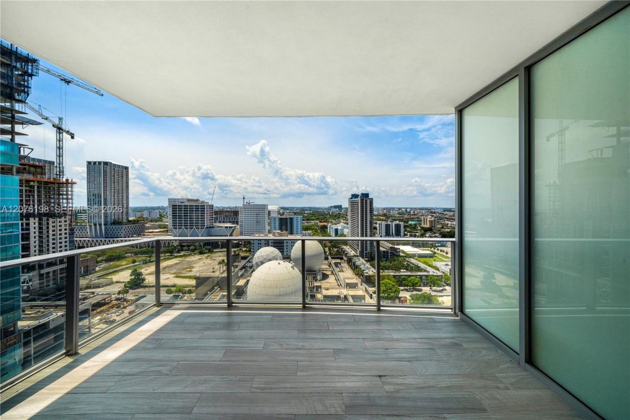851 NE 1st Ave , Unit 2106, Miami, FL 33132 Photo