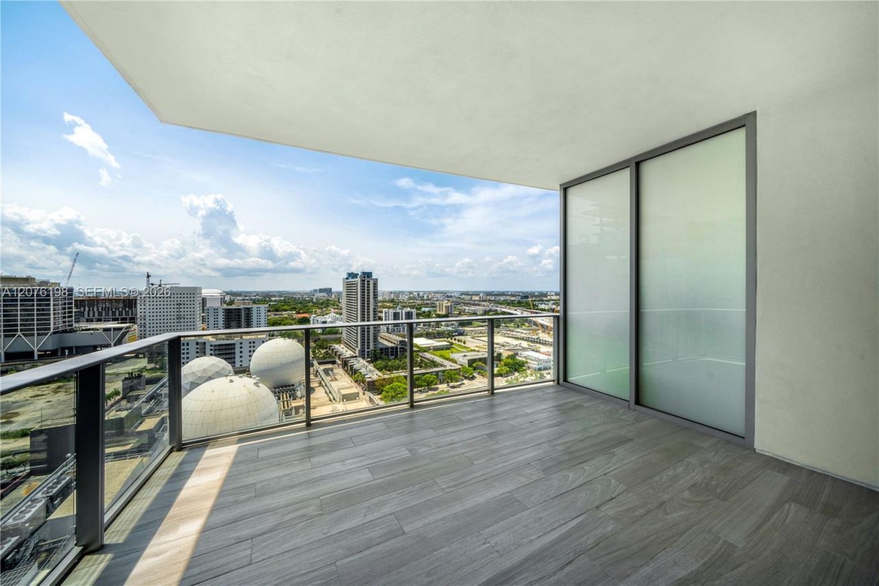 851 NE 1st Ave , Unit 2106, Miami, FL 33132 Photo