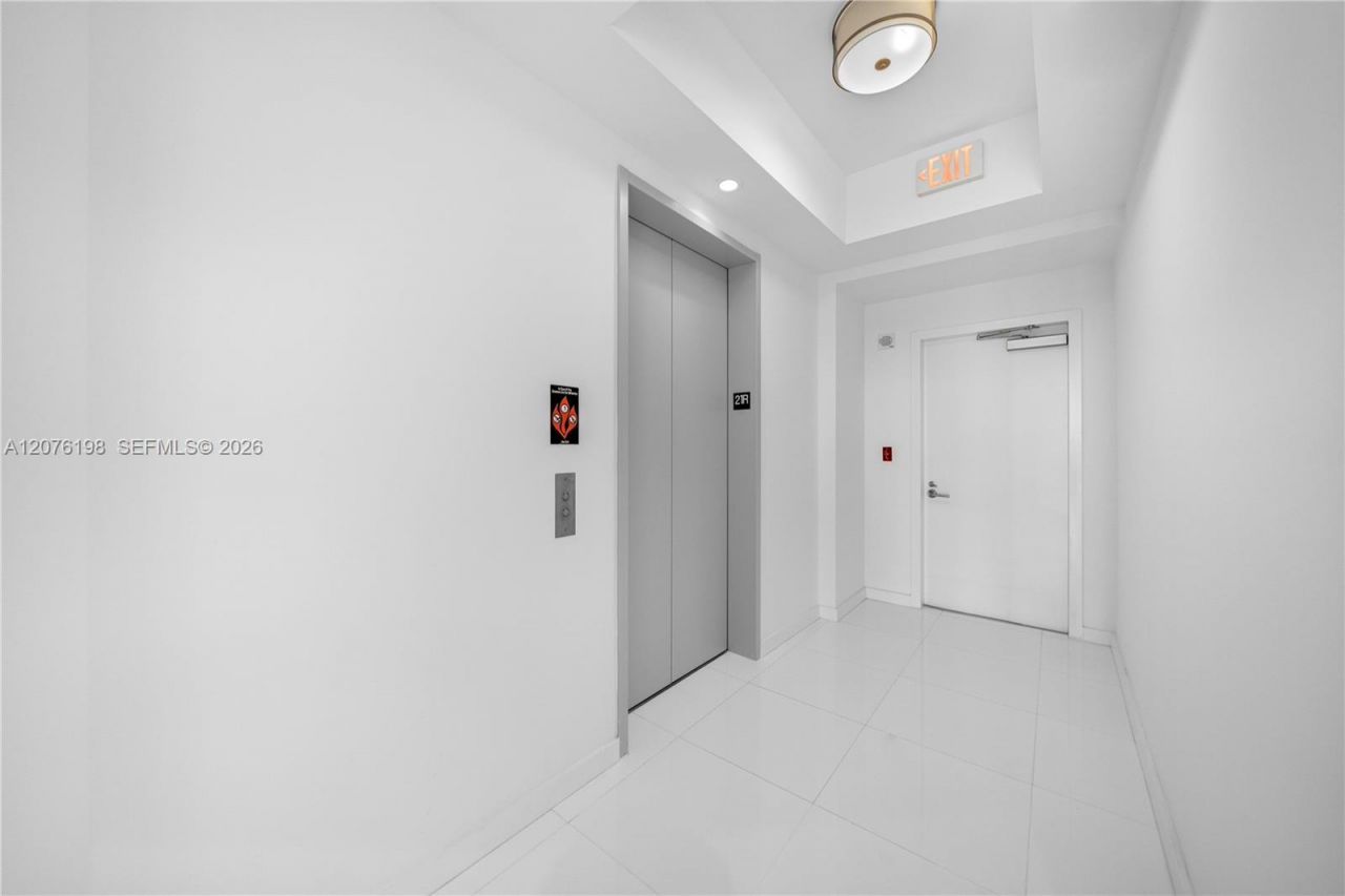 851 NE 1st Ave , Unit 2106, Miami, FL 33132 Photo