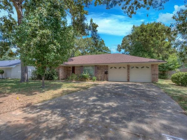 9811 W Homewood Circle, Shreveport, LA 71118
