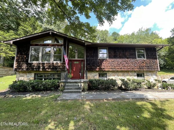 1015 Buckthorn Drive, Knoxville, TN 37912
