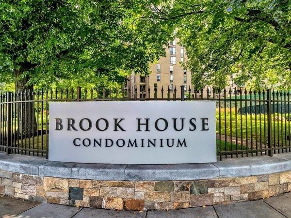 99 Pond Ave., Unit 208, Brookline, MA 02445