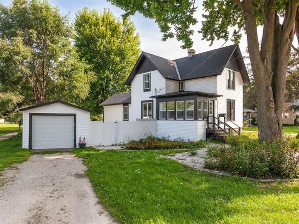 229 S Concord ROAD, Oconomowoc, WI 53066