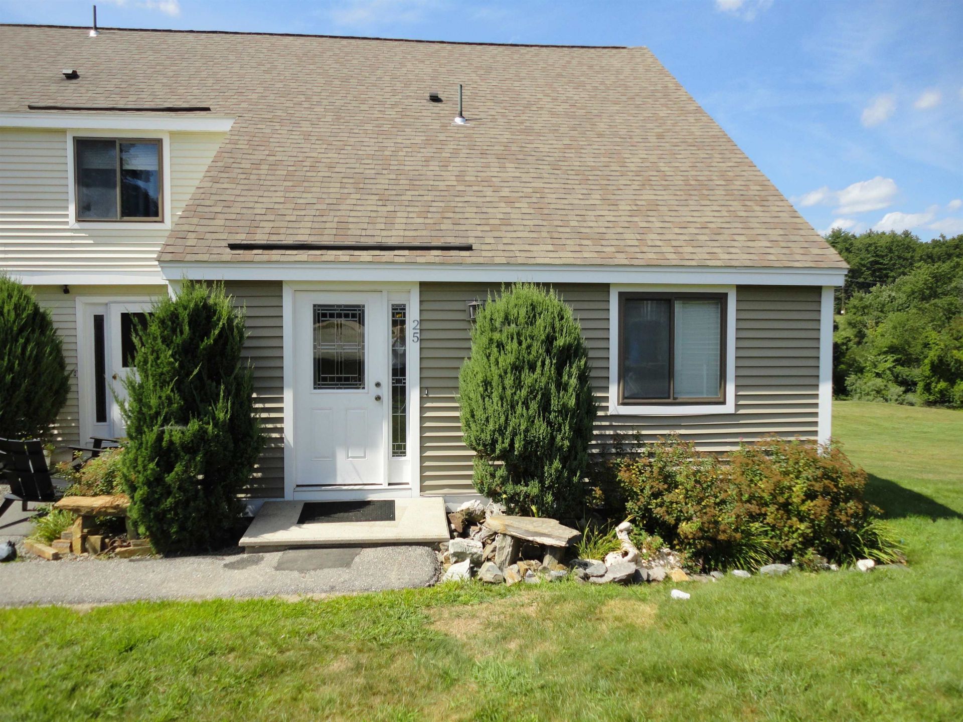 25 Pendleton Lane, Londonderry, NH 03053 Main Photo