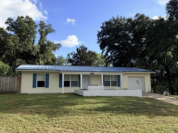 1995 Ambassador Court, Chipley, FL 32428