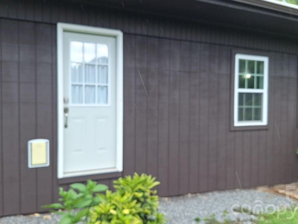 126 21st Avenue NW, Hickory, NC 28601