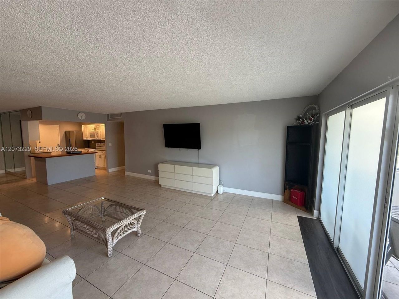 800 NE 195th St, Unit 211, Miami, FL 33179 Photo