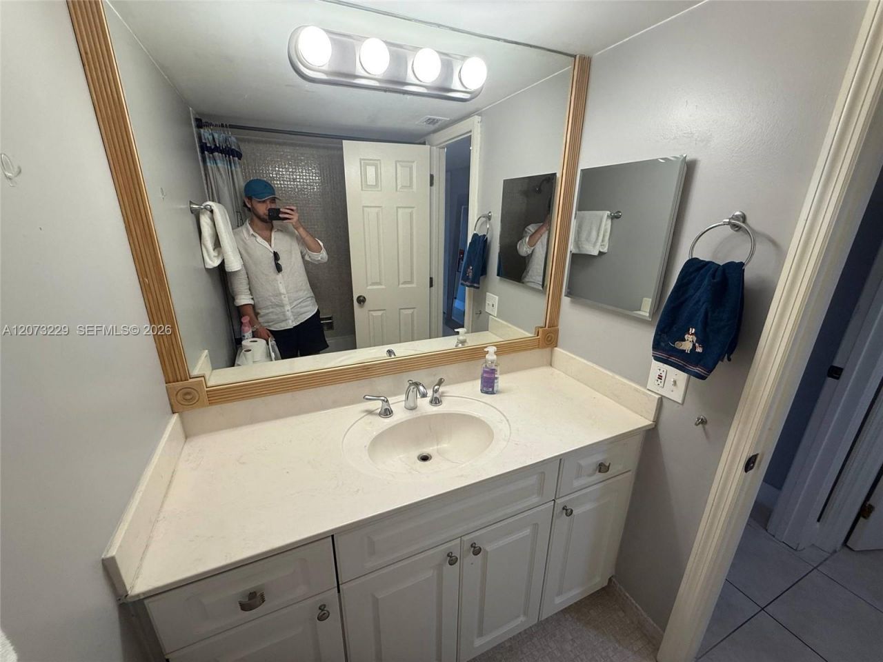 800 NE 195th St, Unit 211, Miami, FL 33179 Photo