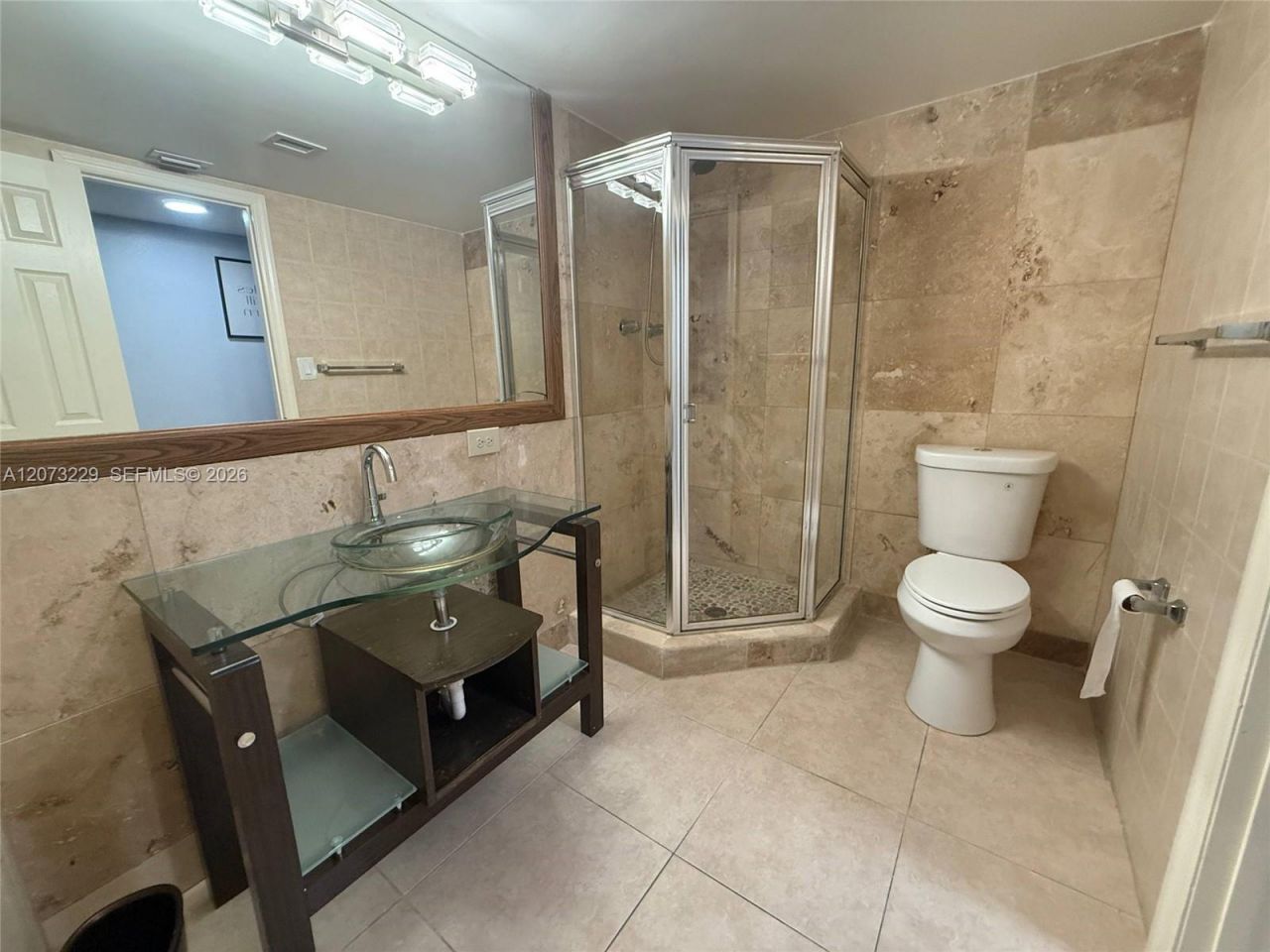 800 NE 195th St, Unit 211, Miami, FL 33179 Photo