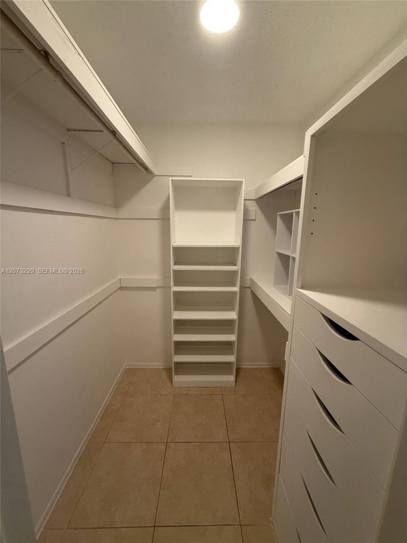 800 NE 195th St, Unit 211, Miami, FL 33179 Photo