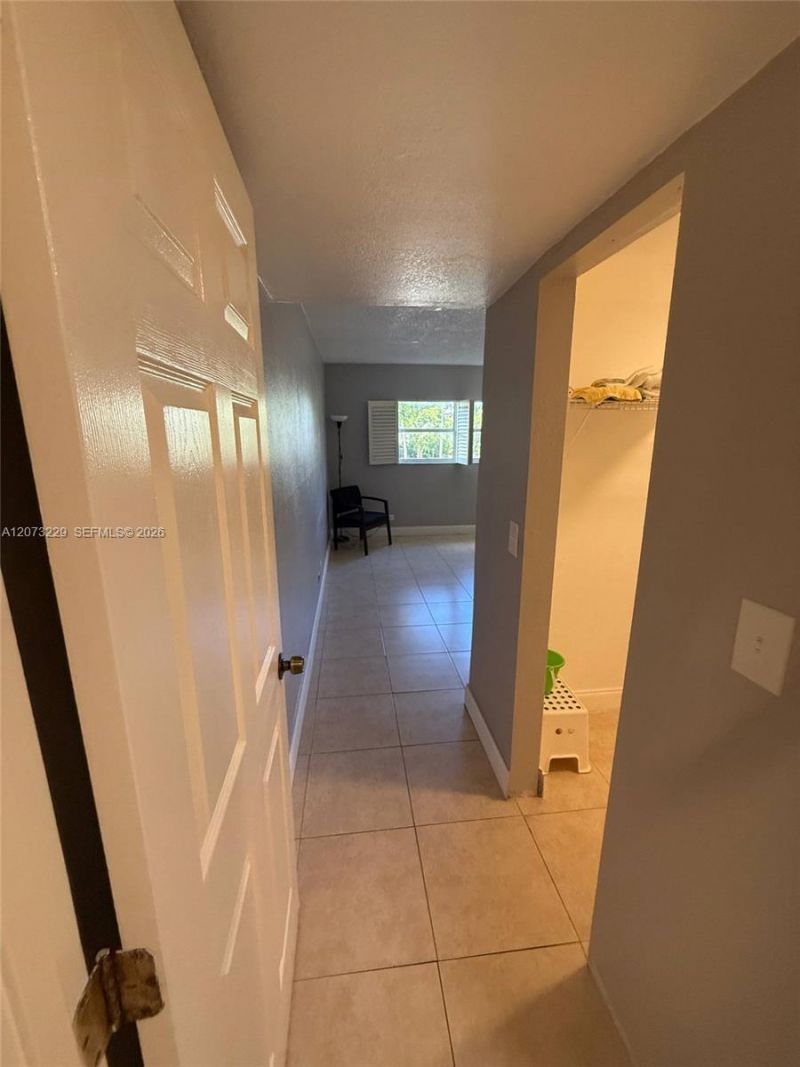 800 NE 195th St, Unit 211, Miami, FL 33179 Photo