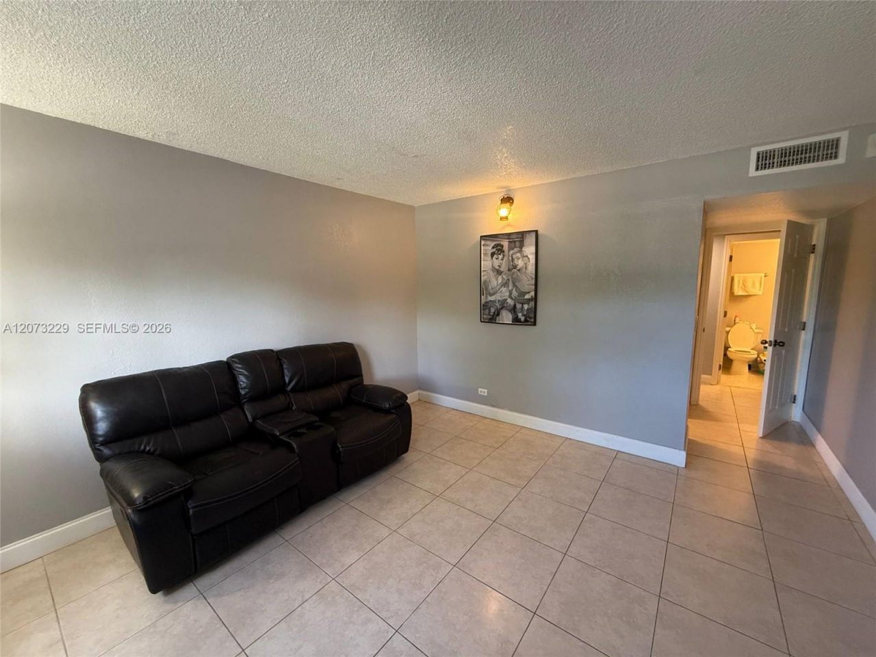 800 NE 195th St, Unit 211, Miami, FL 33179 Photo