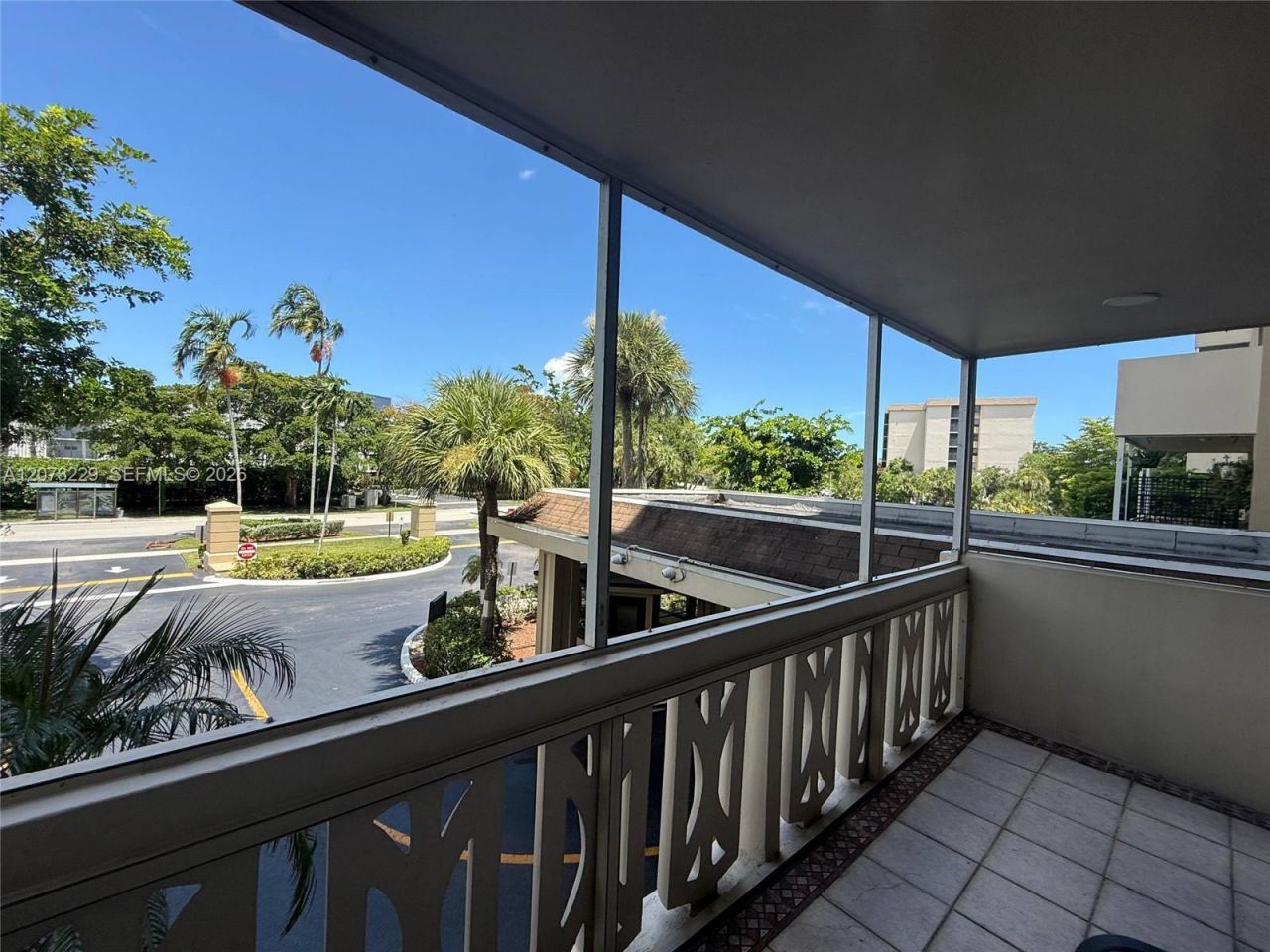 800 NE 195th St, Unit 211, Miami, FL 33179 Photo