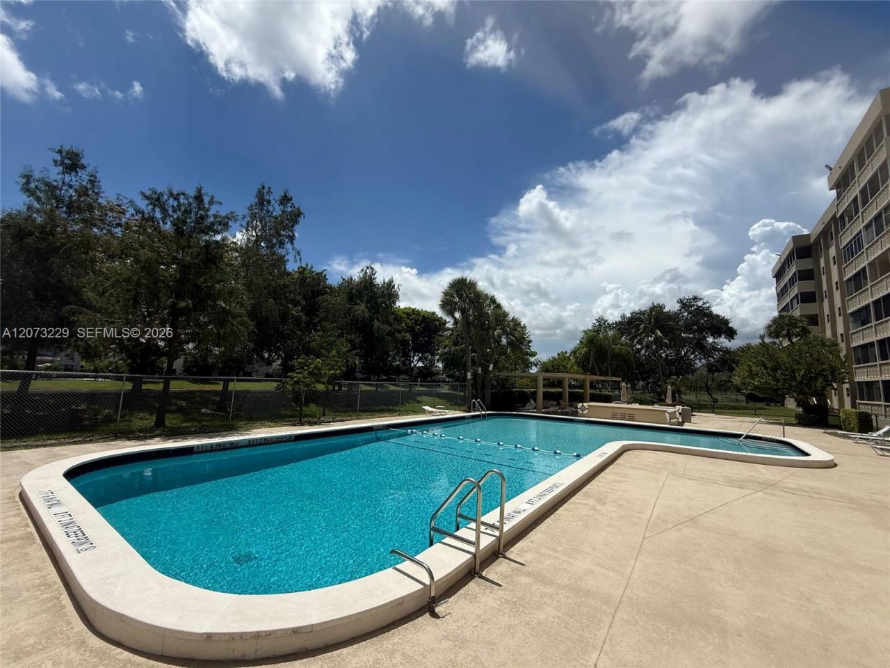 800 NE 195th St, Unit 211, Miami, FL 33179 Photo