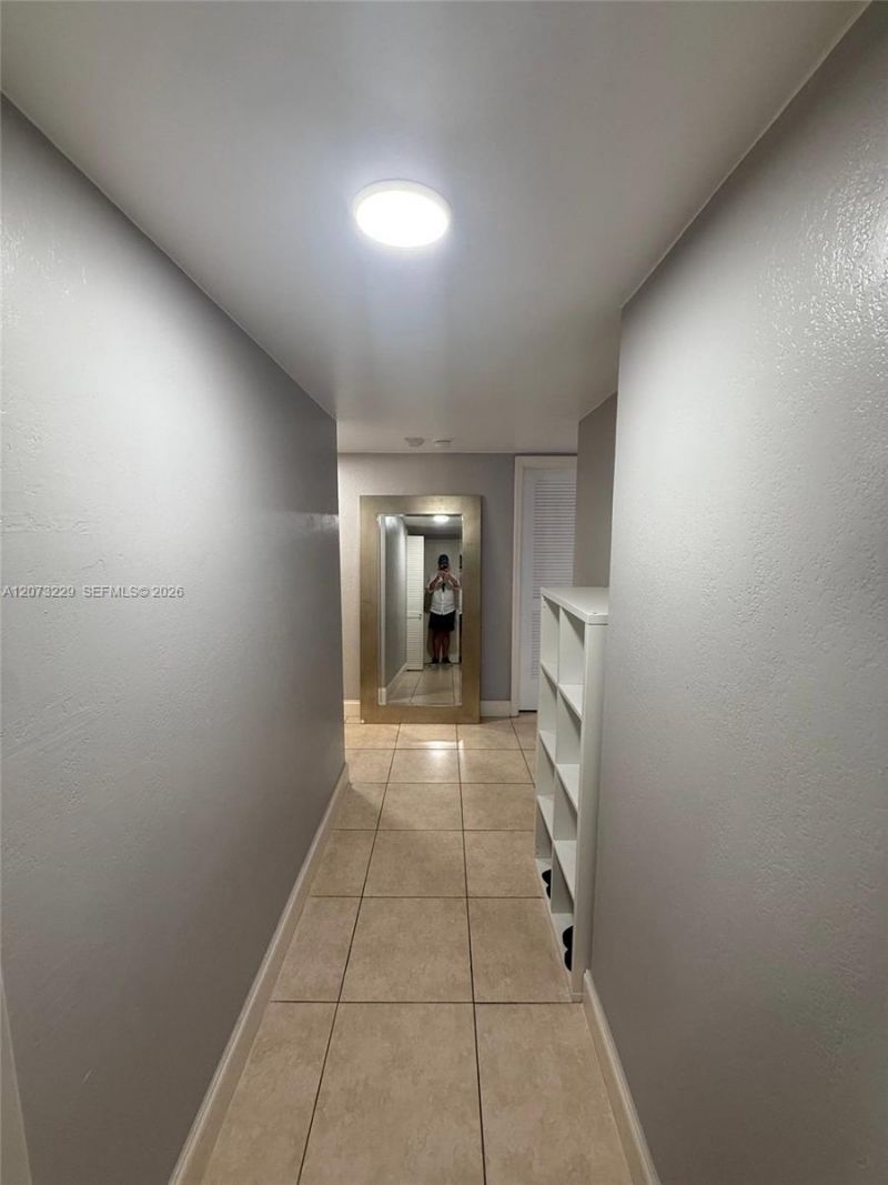800 NE 195th St, Unit 211, Miami, FL 33179 Photo