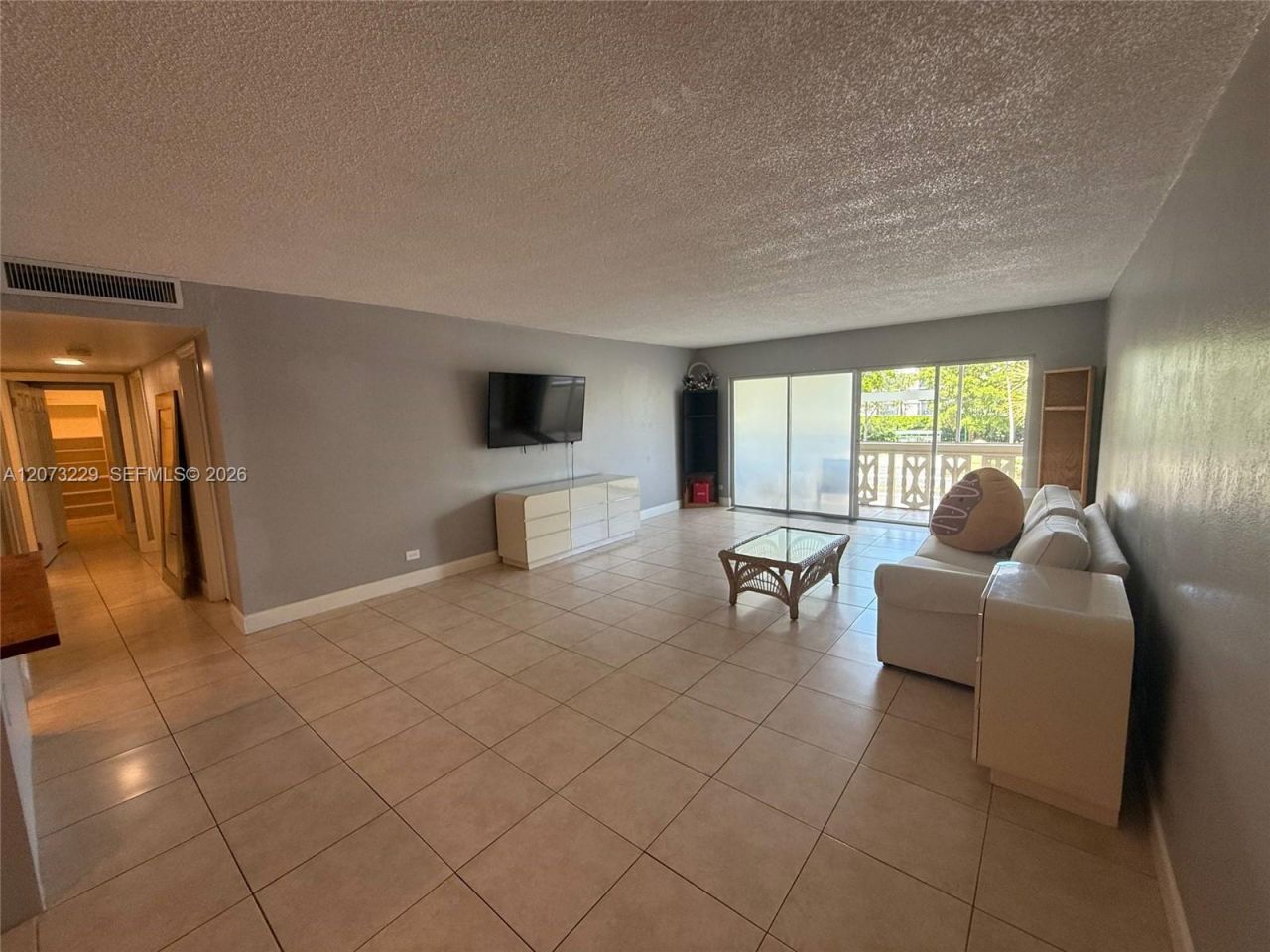 800 NE 195th St, Unit 211, Miami, FL 33179 Photo