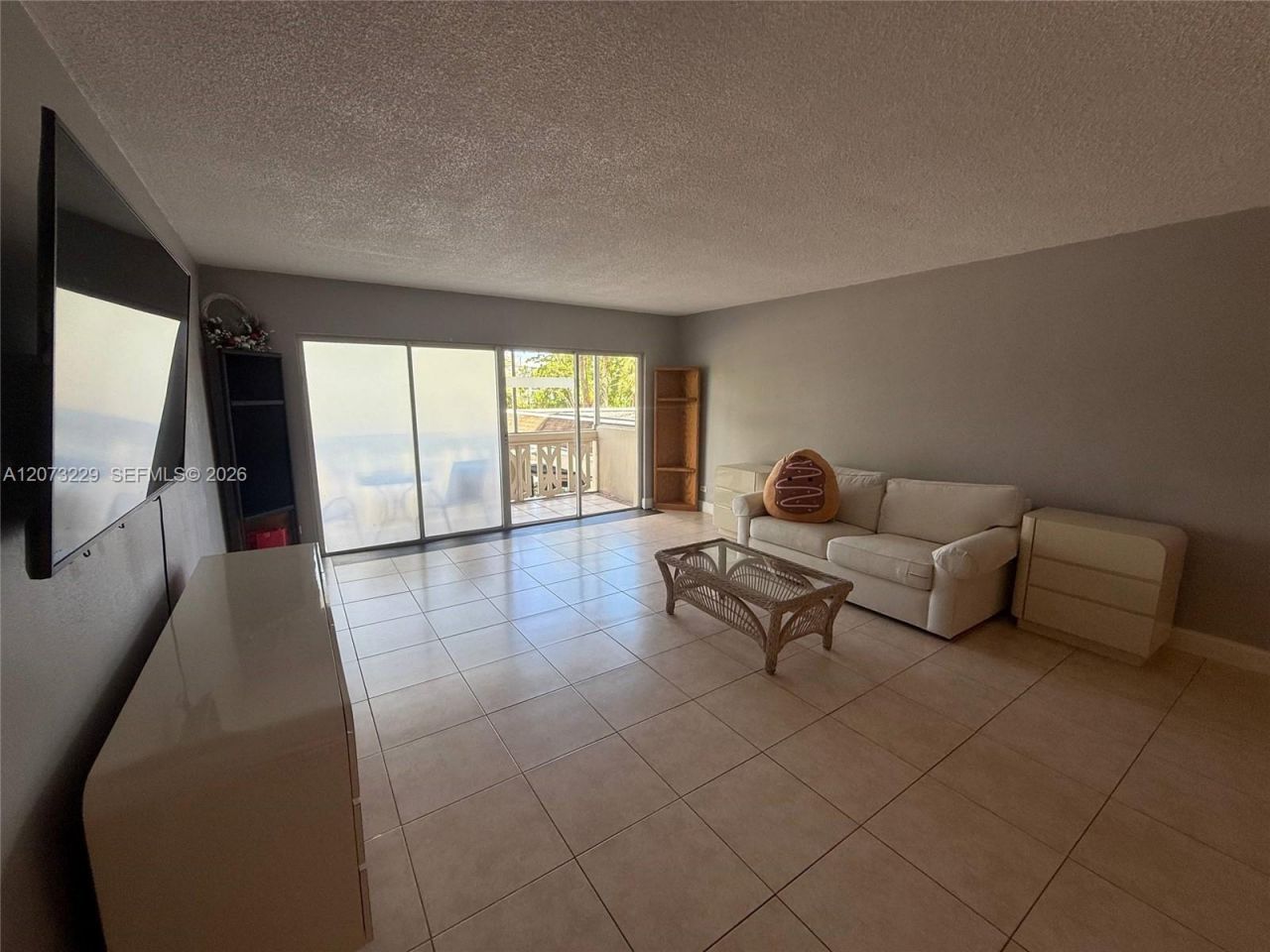 800 NE 195th St, Unit 211, Miami, FL 33179 Photo