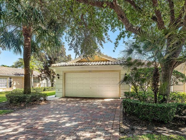 693 HUDSON BAY Drive, Palm Beach Gardens, FL 33410