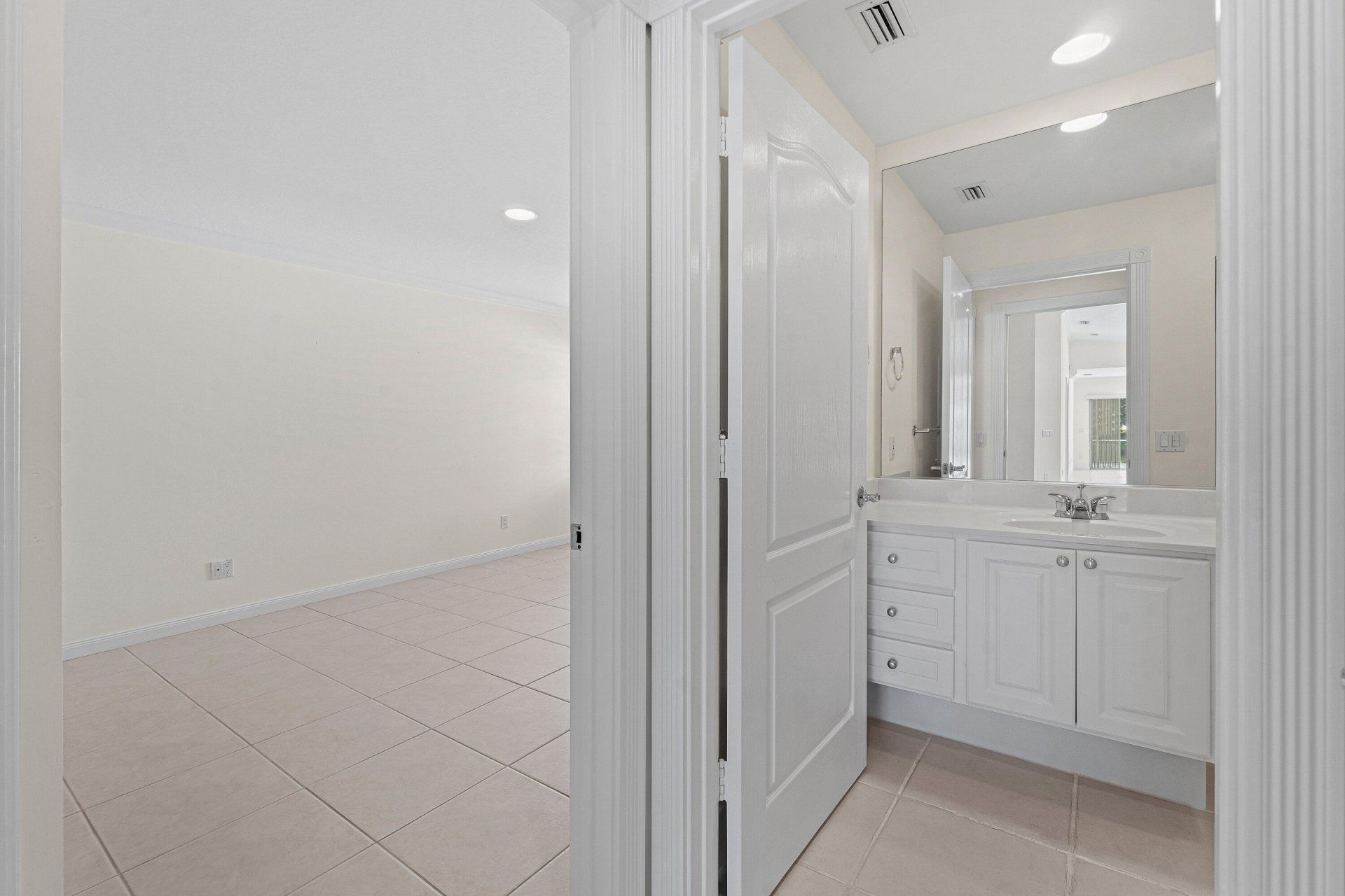 693 Hudson Bay Drive, Palm Beach Gardens, FL 33410 Photo