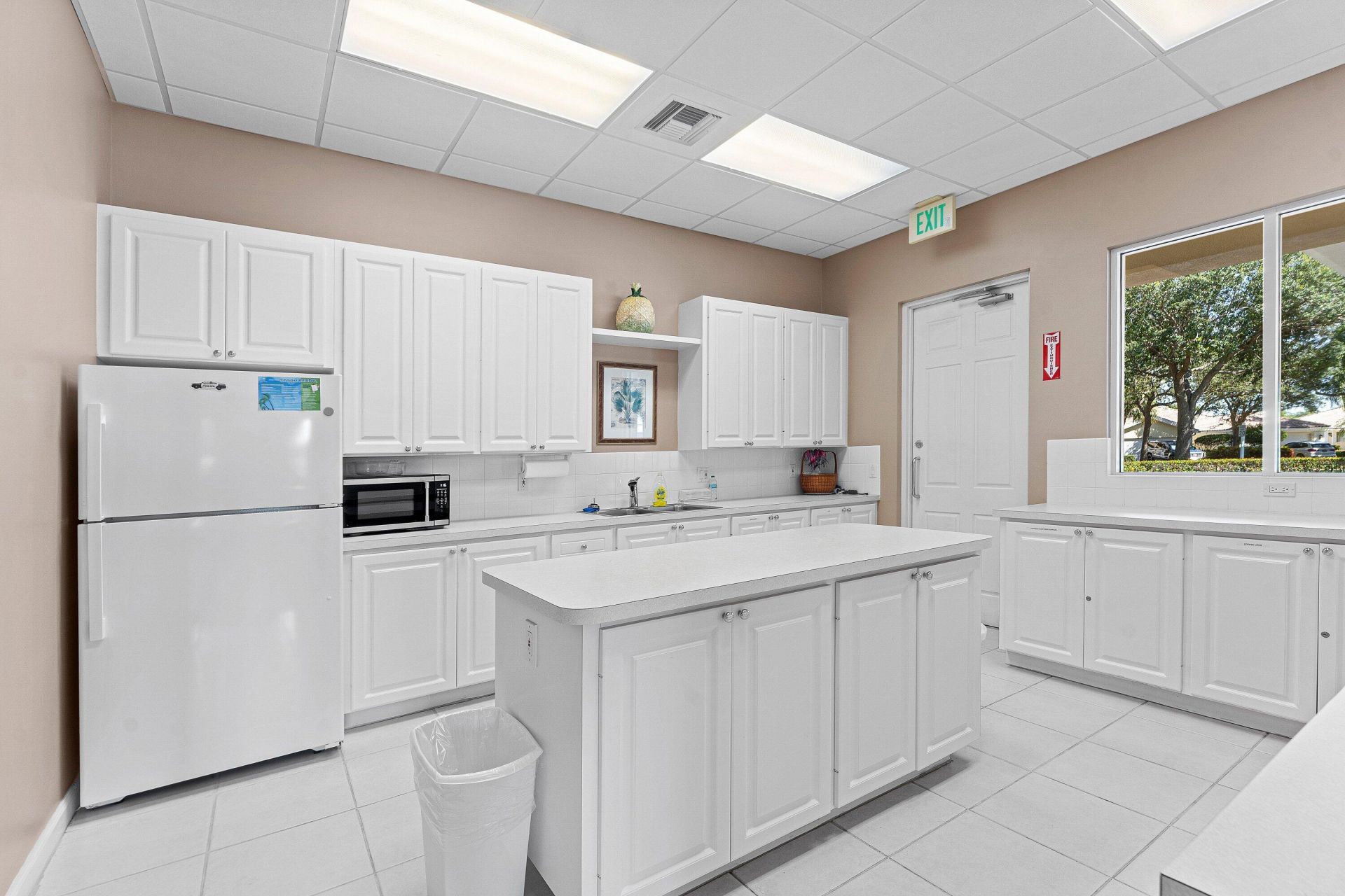 693 Hudson Bay Drive, Palm Beach Gardens, FL 33410 Photo