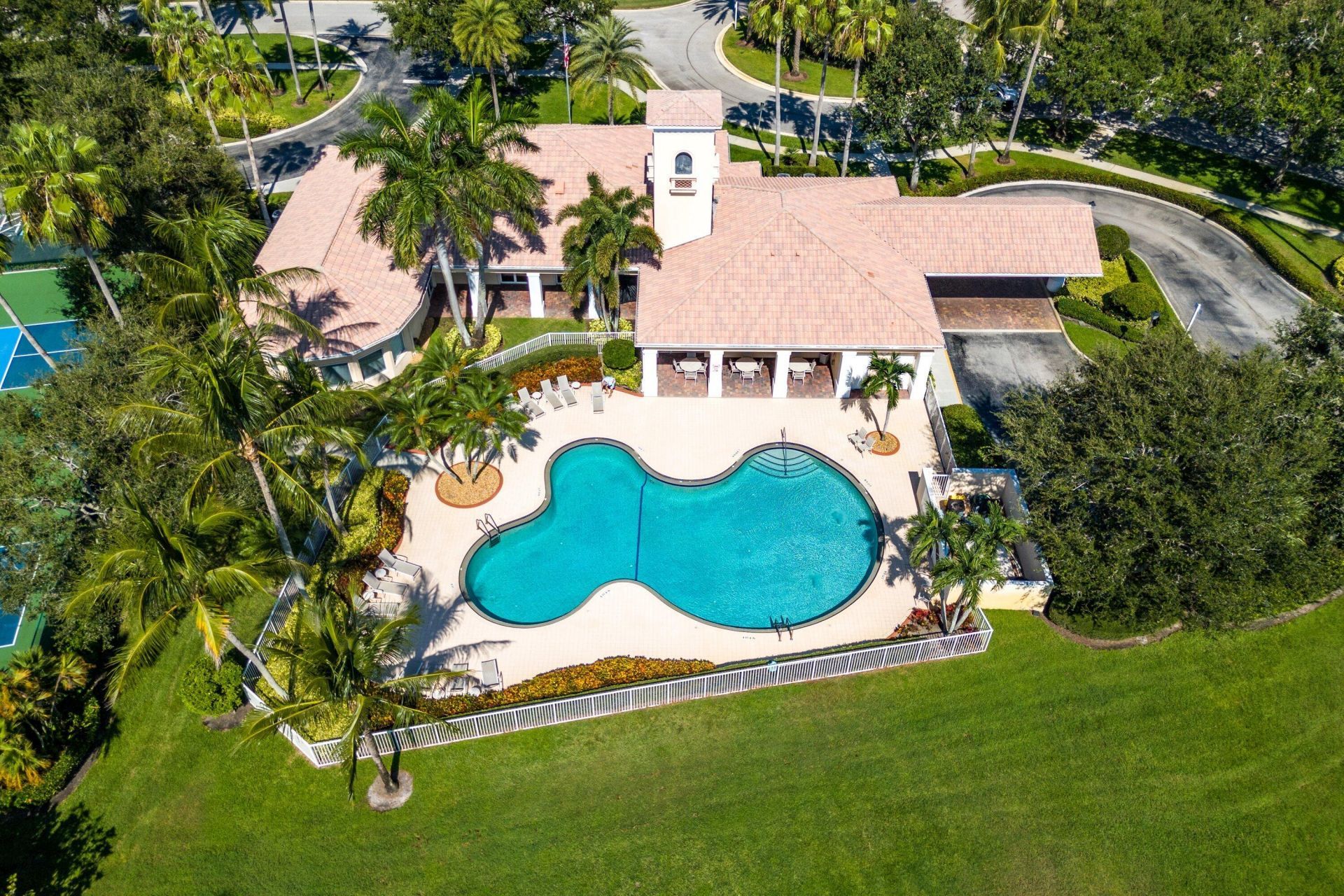 693 Hudson Bay Drive, Palm Beach Gardens, FL 33410 Photo