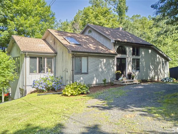 8 Mountain, East Hampton, CT 06424