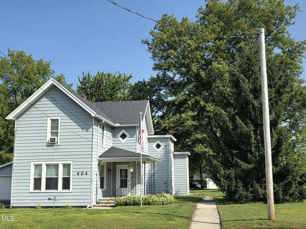 404 Douglas Road , Bradner, OH 43406