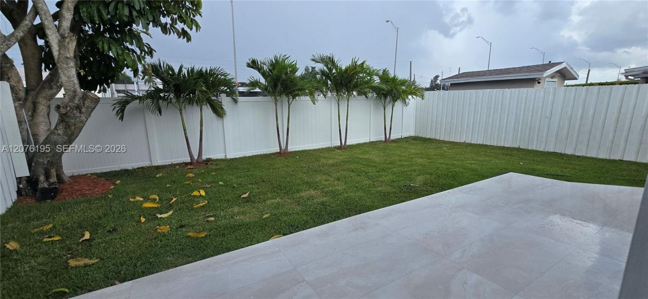 9612 Grand Canal Dr, Miami, FL 33174 Photo