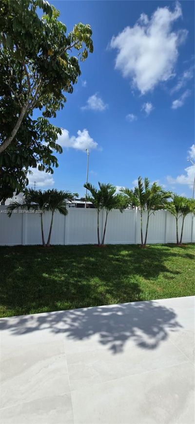 9612 Grand Canal Dr, Miami, FL 33174 Photo