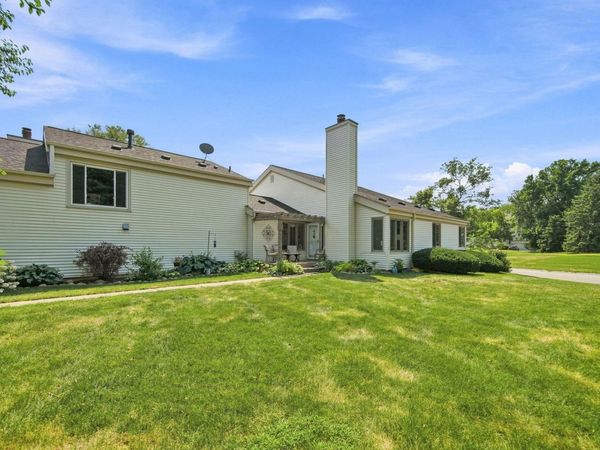 303 Elan Court, Woodbury, MN 55125