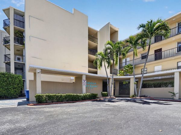 890 N FEDERAL Highway, Unit 202, Lantana, FL 33462