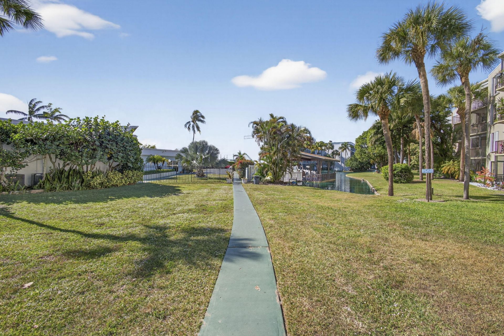 890 N Federal Highway, Unit 202, Lantana, FL 33462 Photo