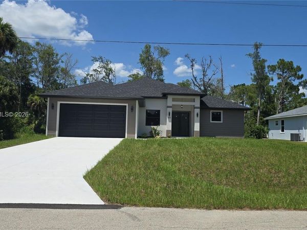 580 WOODVIEW DR , Lehigh Acres, FL 33972