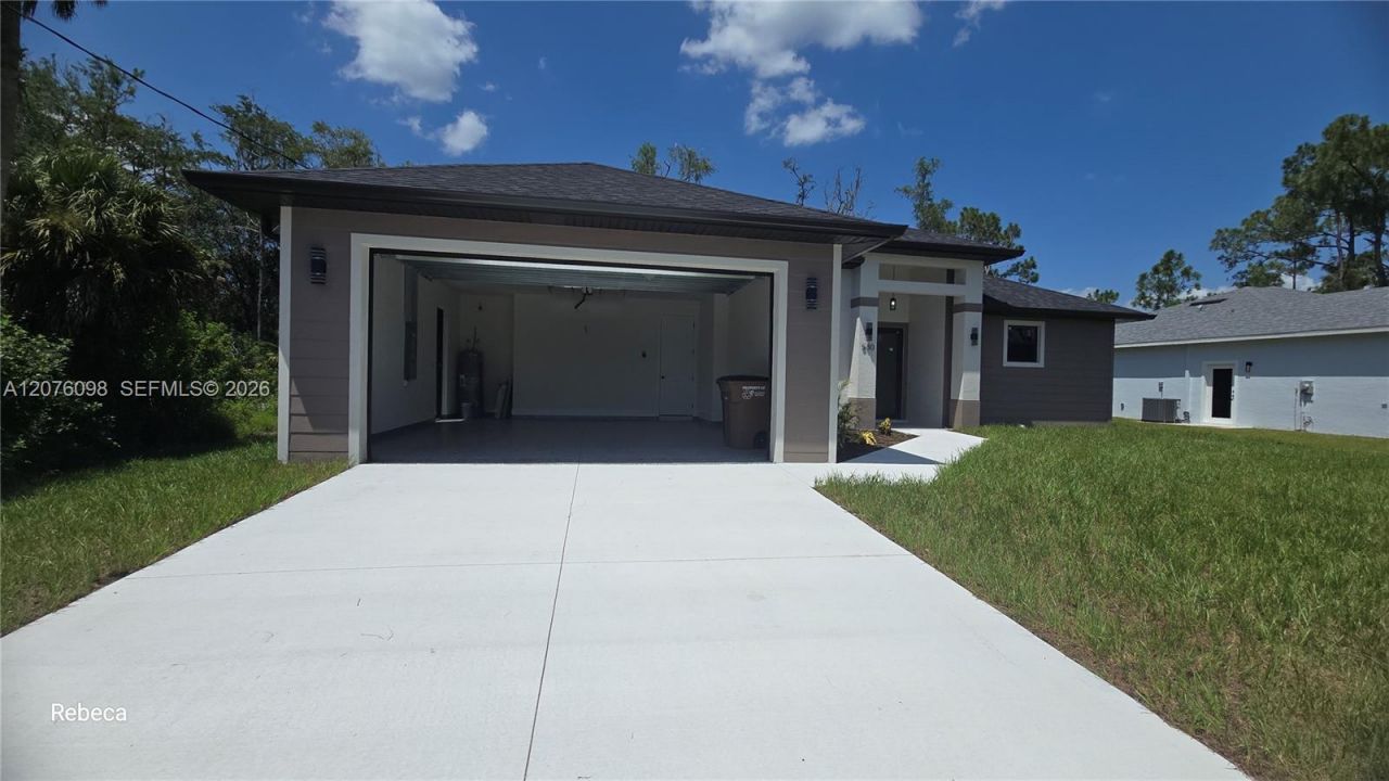 580 Woodview Dr , Lehigh Acres, FL 33972 Photo