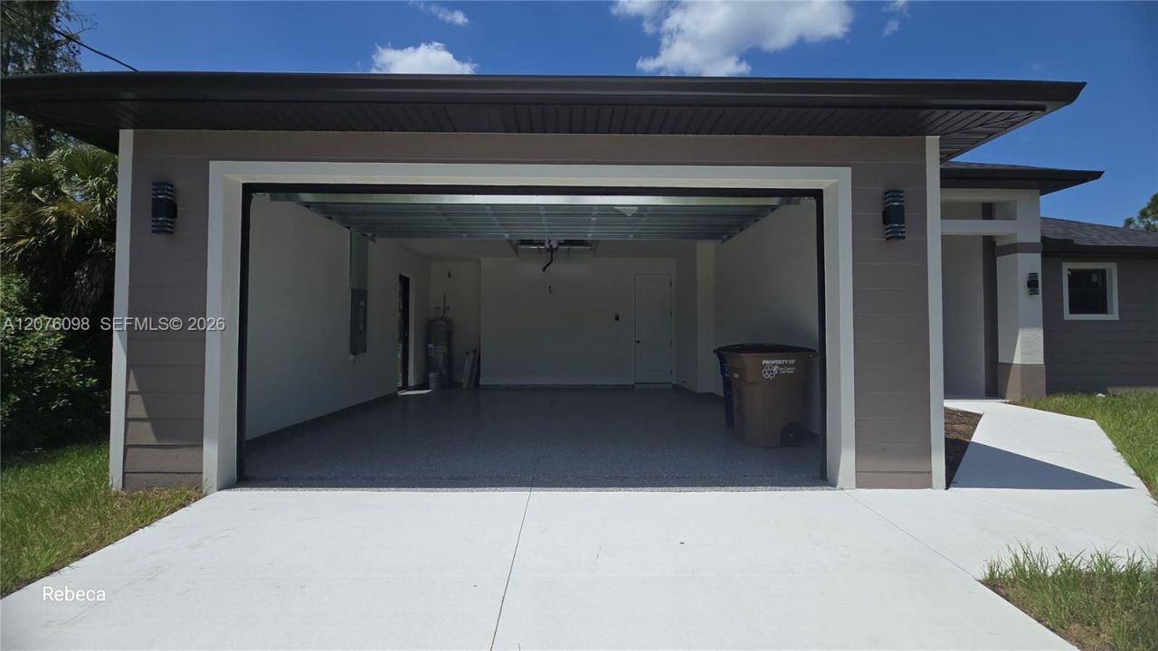 580 Woodview Dr , Lehigh Acres, FL 33972 Photo